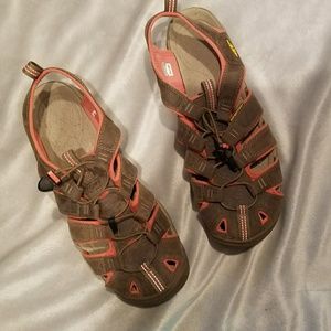 KEEN CLEARWATER CNX WATERPROOF OUTDOOR SHOES